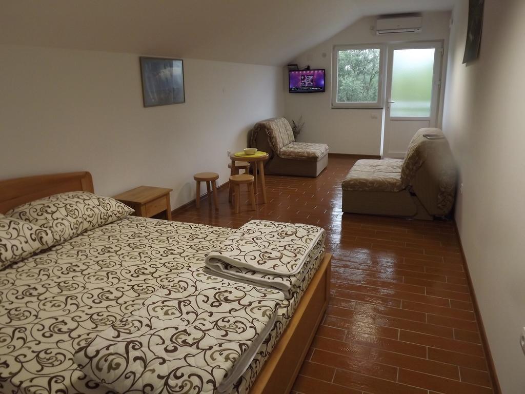 Guest House Zasavica ภายนอก รูปภาพ